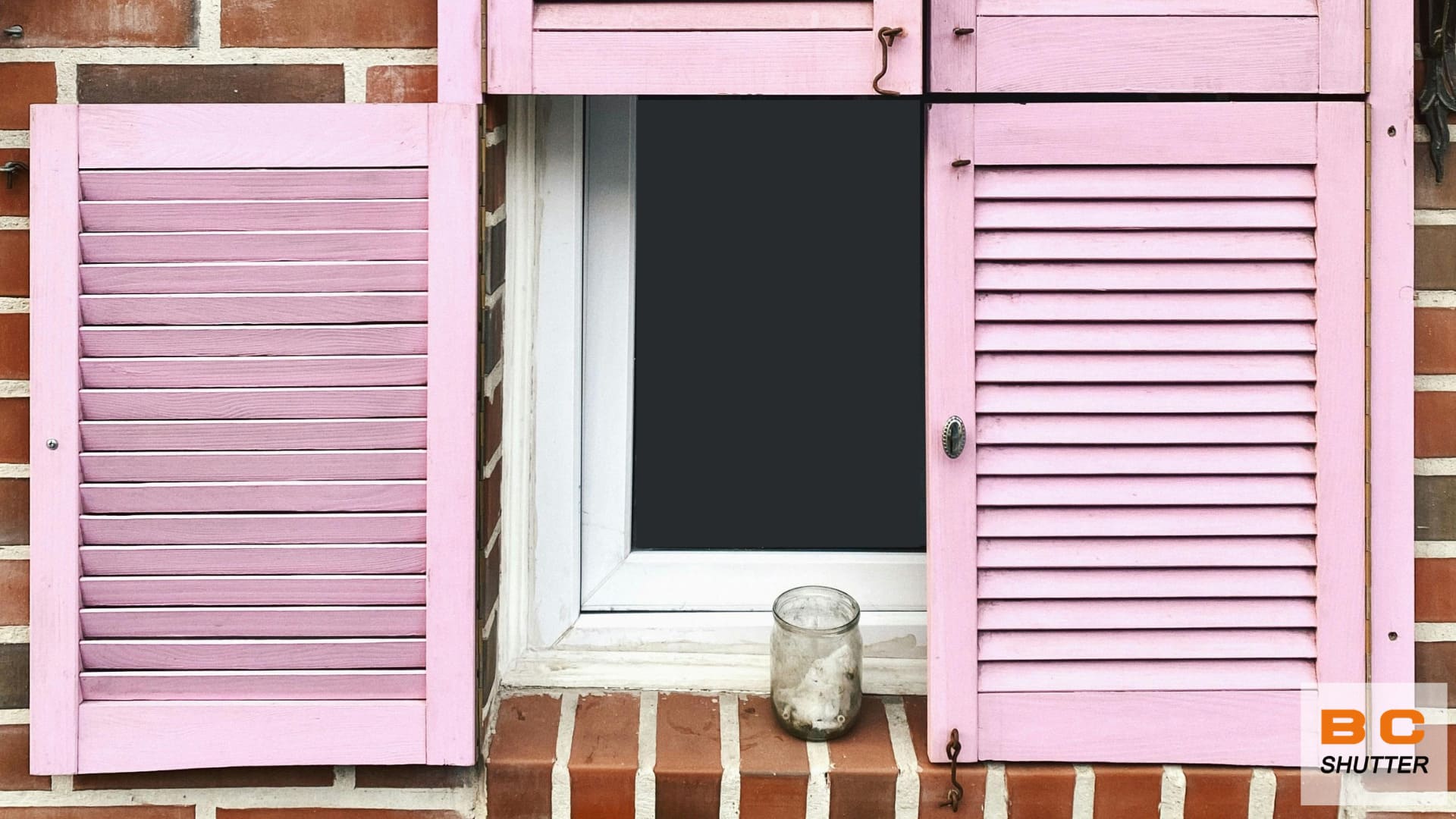 Shutters Frame Problem Common Window Shutter Problems & Solutions | BC Shutters Manufacturer